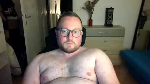 Snapshot of jeuneloup92 chatting on November 2025 05:46:01 PM jeuneloup92 online show from November 2025 05:46:01 PM