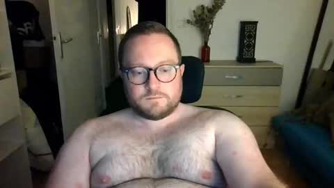 Snapshot of jeuneloup92 chatting on December 2025 05:54:02 PM jeuneloup92 online show from December 2025 05:54:02 PM