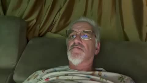 Snapshot of jewlronny chatting on November 2025 06:12:01 PM jewlronny online show from November 2025 06:12:01 PM