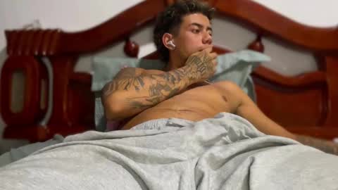 Snapshot of jeyzd25 chatting on November 2025 02:24:02 AM Onlyfans Twitter online show from November 2025 02:24:02 AM