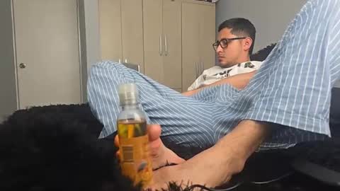 Snapshot of jhacks28 chatting on December 2025 07:53:02 PM jhacks28 online show from December 2025 07:53:02 PM