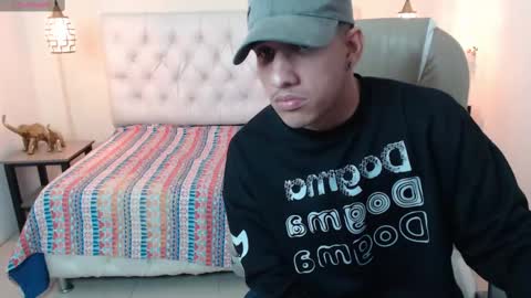 Snapshot of jheidertwink chatting on December 2024 07:22:02 AM Jheider R. online show from December 2024 07:22:02 AM