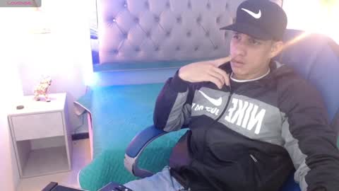 Snapshot of jheidertwink chatting on January 2025 03:31:02 AM Jheider R. online show from January 2025 03:31:02 AM