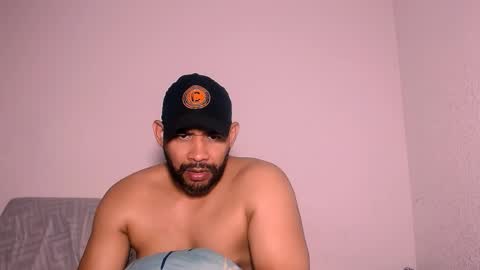 En moreno online show from November 2025 01:32:02 PM