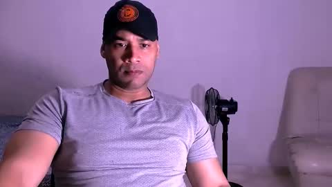 En moreno online show from November 2025 11:53:01 PM