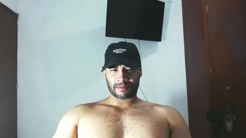 En moreno online show from December 2025 05:34:02 AM