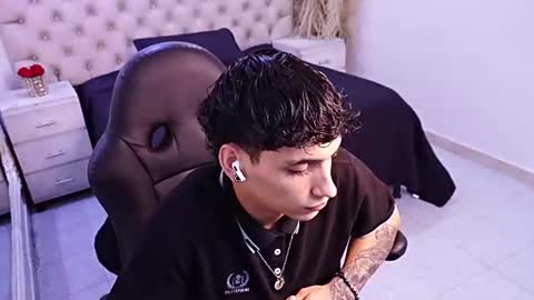 Snapshot of jhoanleandro chatting on June 2026 05:50:02 AM jhoanleandro online show from June 2026 05:50:02 AM