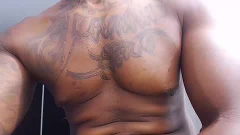 Jhon Tomson online show from October 2025 06:52:02 PM