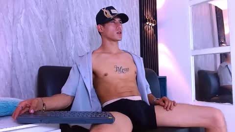 Snapshot of jhonn_rhyss chatting on December 2025 07:32:01 PM Jhon online show from December 2025 07:32:01 PM