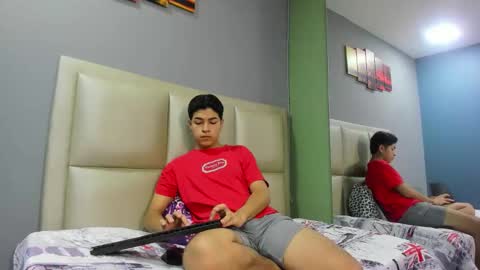 Snapshot of jhonny_saenz chatting on October 2025 12:05:01 PM Jhonny online show from October 2025 12:05:01 PM