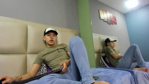 Snapshot of jhonny_saenz chatting on October 2025 01:22:02 PM Jhonny online show from October 2025 01:22:02 PM