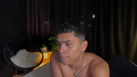 Snapshot of jhonnyx_ chatting on March 2026 03:52:02 AM Jhonny online show from March 2026 03:52:02 AM