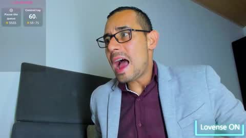 Jhony Alzate online show from December 2025 01:11:01 AM