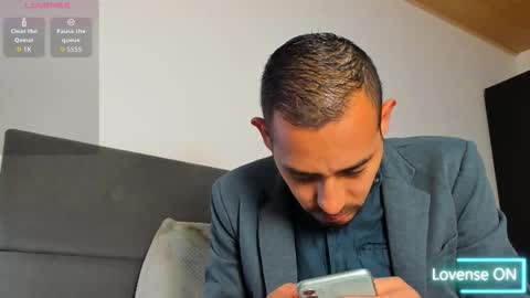 Jhony Alzate online show from March 2026 02:02:01 AM