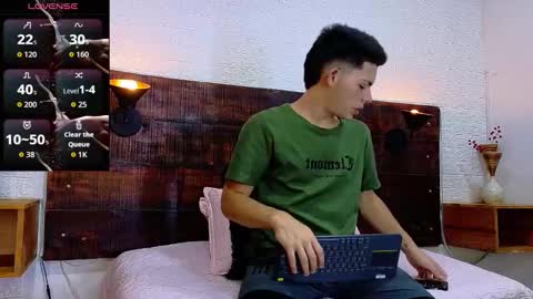 jhosuavega online show from October 2025 07:11:02 PM