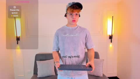 jhoumod_21 online show from September 2025 10:18:02 AM