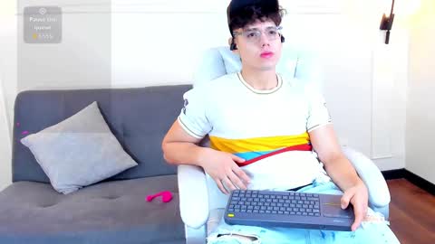 jhoumod_21 online show from October 2025 10:33:01 AM