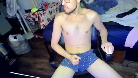 Snapshot of jhp_kinky_2000 chatting on January 2025 10:46:02 PM kinky party boy online show from January 2025 10:46:02 PM