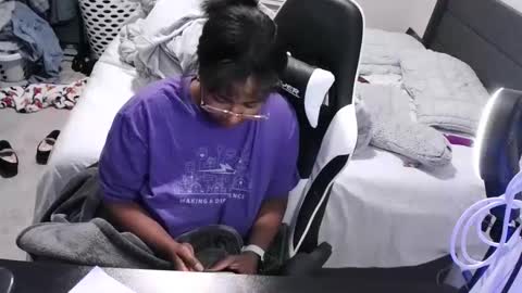 Snapshot of jigglypineapples chatting on September 2025 02:00:02 AM goldenbaby online show from September 2025 02:00:02 AM