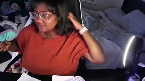 Snapshot of jigglypineapples chatting on September 2025 06:04:02 AM goldenbaby online show from September 2025 06:04:02 AM