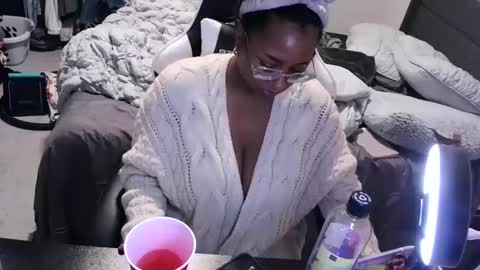 Snapshot of jigglypineapples chatting on September 2025 01:20:01 AM goldenbaby online show from September 2025 01:20:01 AM