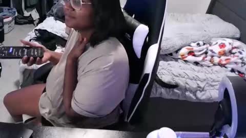 Snapshot of jigglypineapples chatting on September 2025 01:44:02 AM goldenbaby online show from September 2025 01:44:02 AM