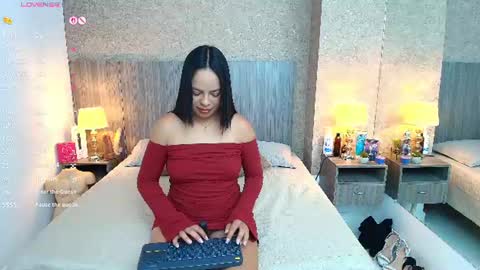 Snapshot of jimena_salazar chatting on June 2026 07:11:01 PM Jimena Salazar online show from June 2026 07:11:01 PM
