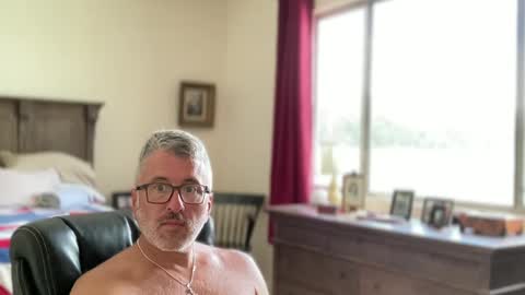 Dad of Three online show from September 2025 06:35:01 PM