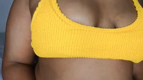 Snapshot of jinglefancypuff chatting on December 2024 07:29:01 PM jinglefancypuff online show from December 2024 07:29:01 PM