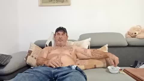 jirkasoukr online show from November 2025 12:27:01 PM