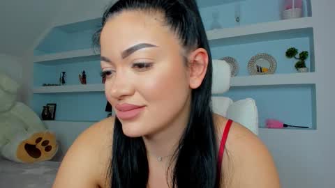 Juliee online show from November 2025 08:10:01 PM