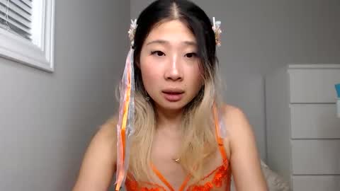 Jiwoo online show from October 2025 11:43:01 PM