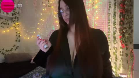 Snapshot of jiyonaa chatting on September 2025 01:11:02 PM Ister online show from September 2025 01:11:02 PM