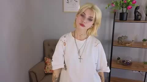 Snapshot of joan_lipse chatting on October 2025 09:44:01 AM Sofia online show from October 2025 09:44:01 AM