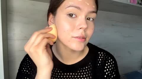 Mila online show from April 2026 10:02:02 AM