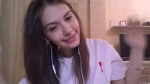 Jennifer online show from November 2025 05:02:01 PM