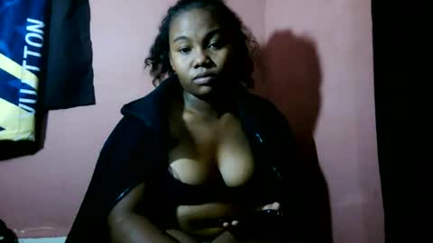 Snapshot of joenah012 chatting on July 2026 06:21:01 PM joenah012 online show from July 2026 06:21:01 PM