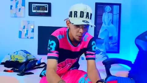 Snapshot of johan_and_antonella chatting on November 2025 02:10:01 AM johan_and_antonella online show from November 2025 02:10:01 AM