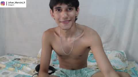 Snapshot of johan_mancini_r chatting on May 2026 08:06:01 PM johan_mancini_r online show from May 2026 08:06:01 PM
