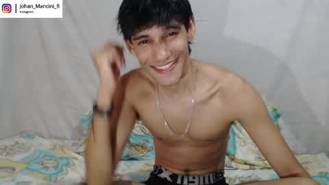 Snapshot of johan_mancini_r chatting on May 2026 07:33:02 PM johan_mancini_r online show from May 2026 07:33:02 PM