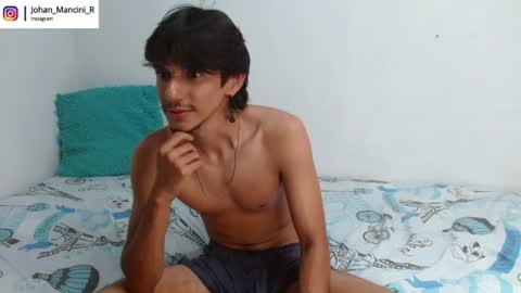 Snapshot of johan_mancini_r chatting on July 2026 05:01:01 PM johan_mancini_r online show from July 2026 05:01:01 PM