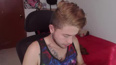 JOHAN independient model online show from November 2025 01:13:02 PM