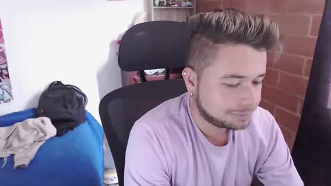 JOHAN independient model online show from January 2026 04:22:01 PM