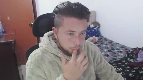 JOHAN independient model online show from April 2026 05:34:01 PM