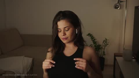 Jo online show from April 2026 11:27:02 PM