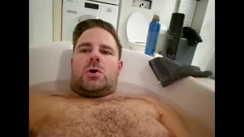 john281985 online show from October 2025 05:57:01 PM