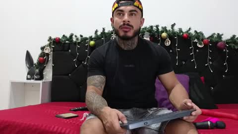 Snapshot of john_and_louis chatting on December 2024 11:00:01 AM John online show from December 2024 11:00:01 AM