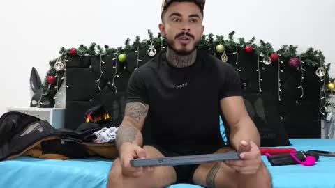 Snapshot of john_and_louis chatting on December 2024 11:10:01 AM John online show from December 2024 11:10:01 AM