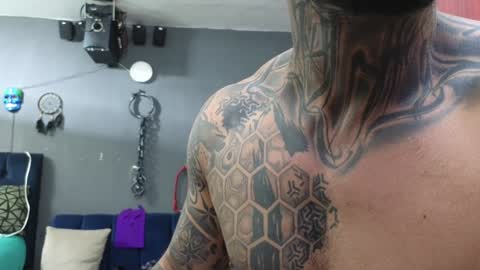 Snapshot of john_and_louis chatting on December 2024 10:58:02 AM John online show from December 2024 10:58:02 AM