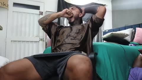 Snapshot of john_and_louis chatting on January 2025 05:06:01 PM John online show from January 2025 05:06:01 PM